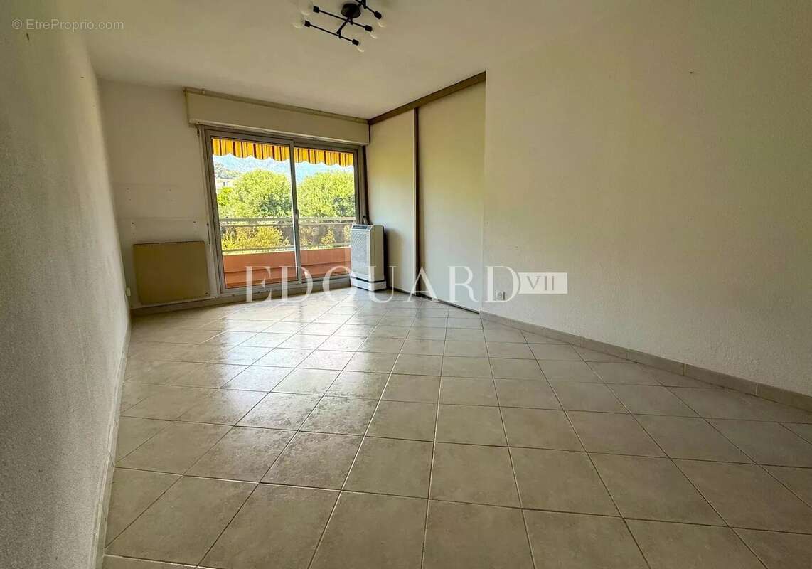 Appartement à ROQUEBRUNE-CAP-MARTIN