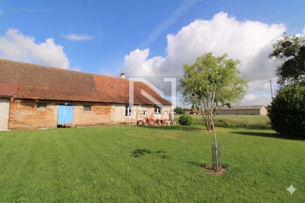 Maison à L'ABERGEMENT-SAINTE-COLOMBE