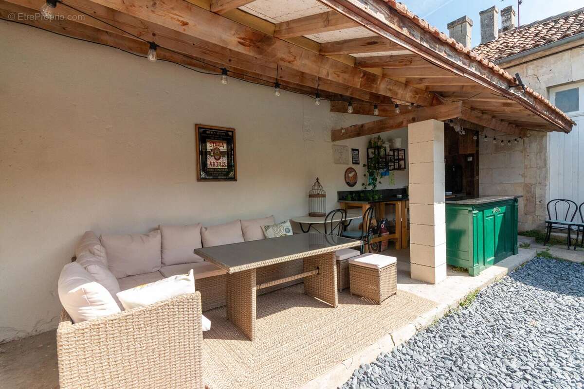 Maison à CHATEAUNEUF-SUR-CHARENTE