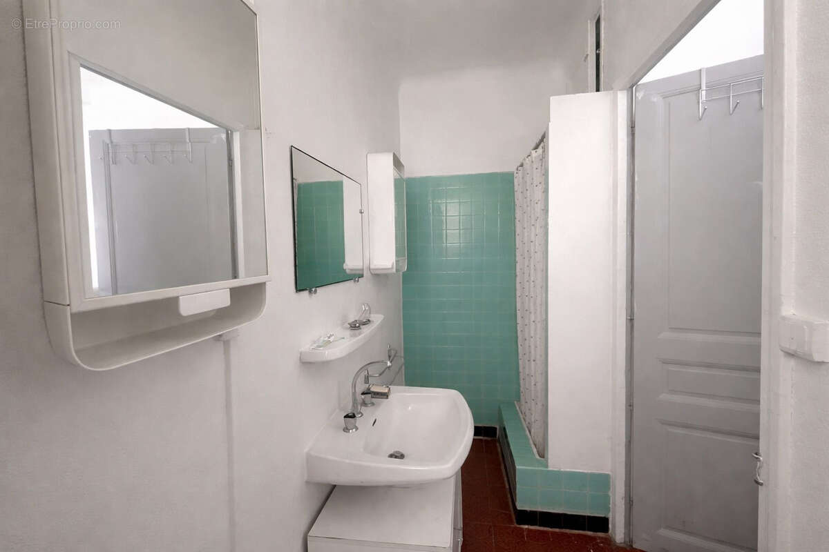Hyères   Les Salins  Appartement T2 en rez-de-jardin à quelques mètres de la plage - photo 2
