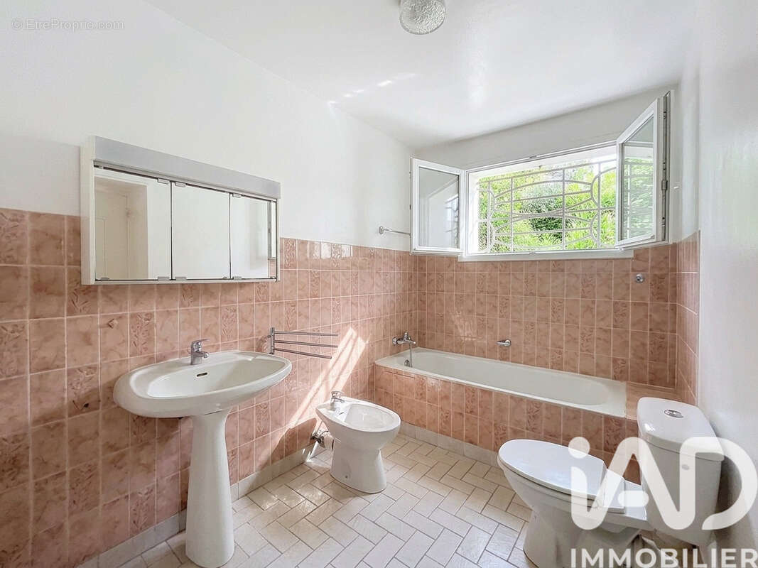 Maison 66 m² à Saint-Sulpice  - photo 7