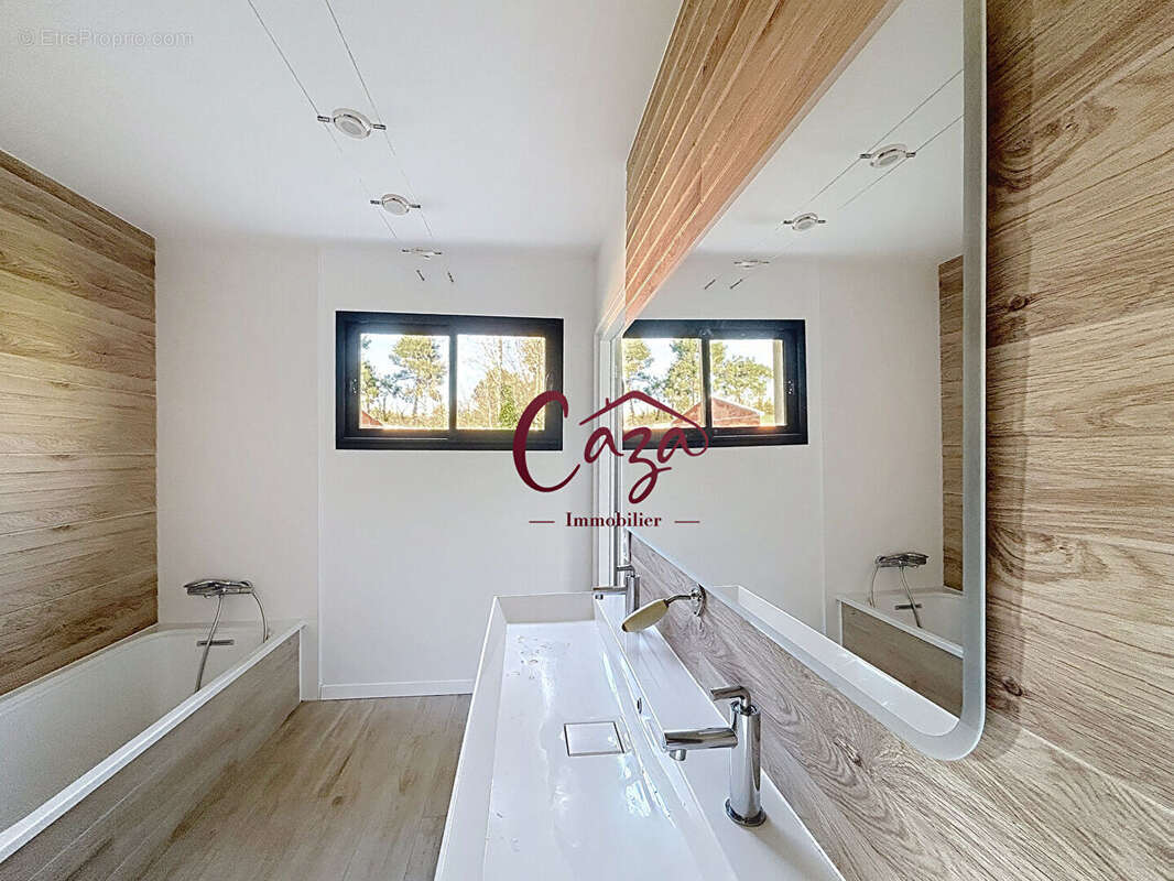 Maison à CAMBLANES-ET-MEYNAC