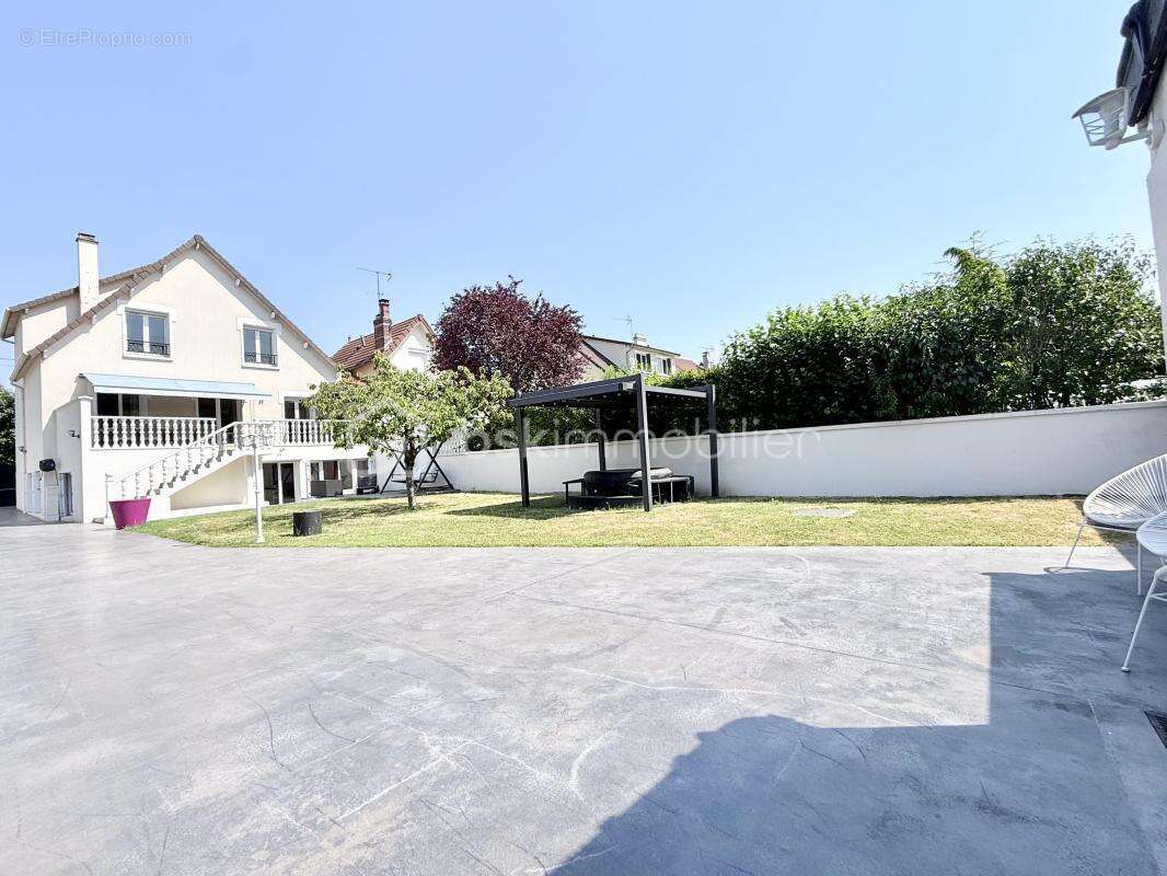 Demeure de 6 pièces avec Dépendance et Jardin – Proche Bords de Marne / Gournay-sur-Marne - photo 30