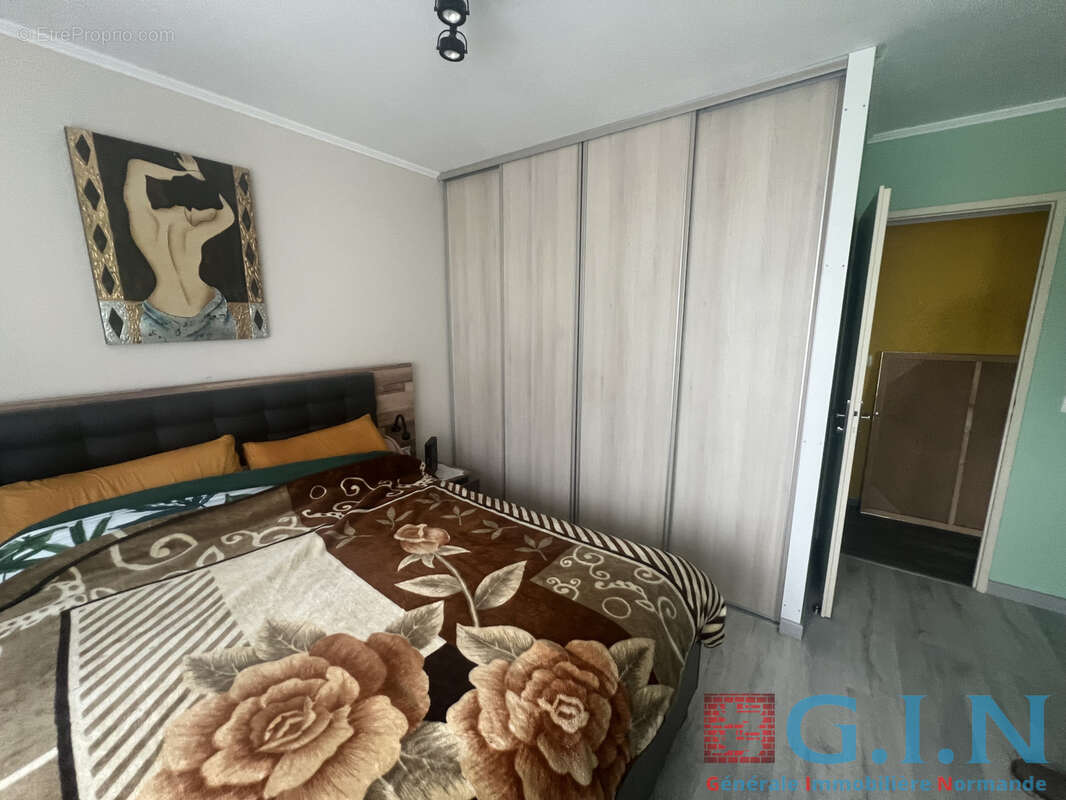 Maison 5 pièces de 88m2 sur terrain de 585m2 - photo 7