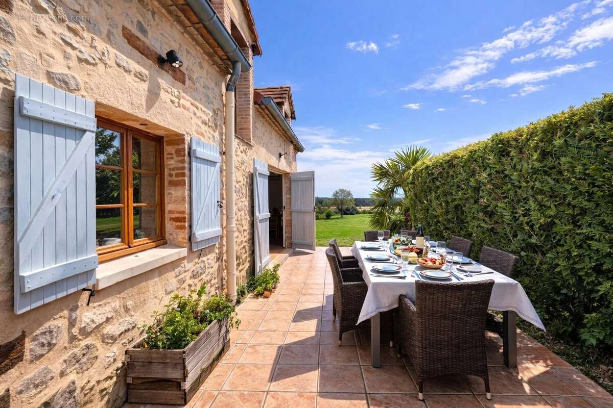 Maison à FLEURIEL