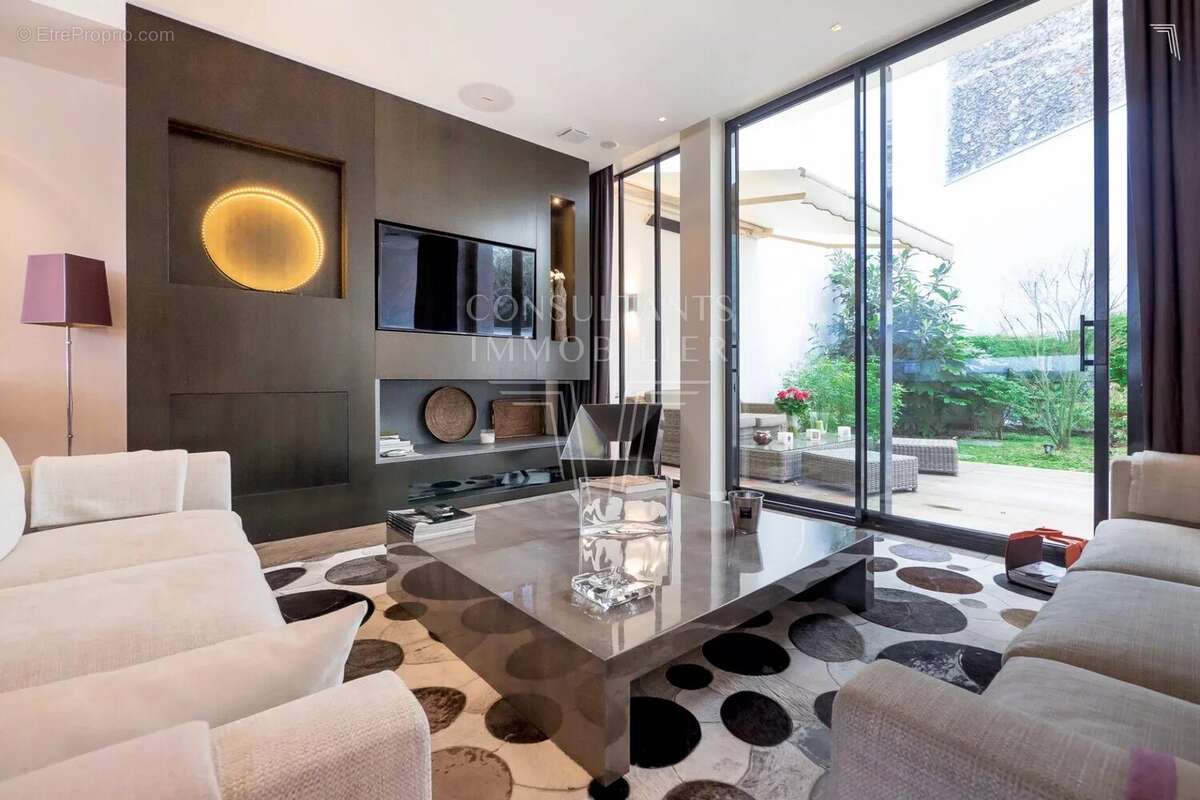 Maison à PARIS-16E