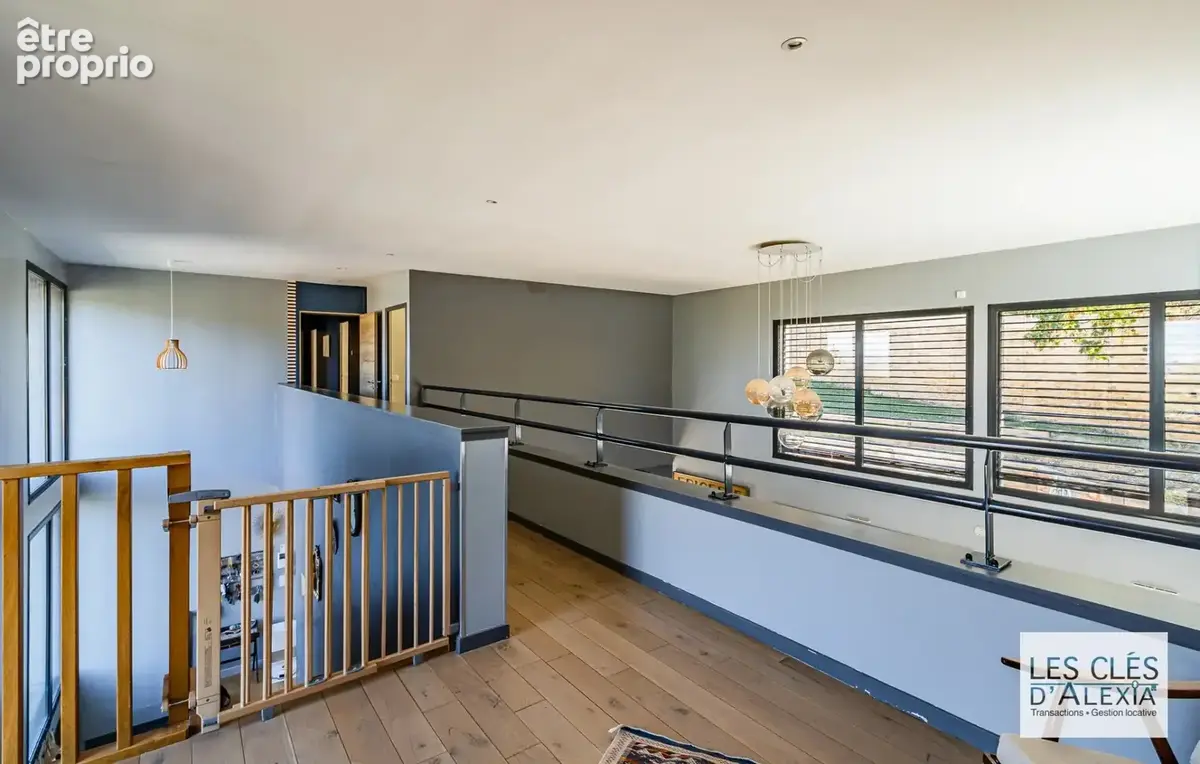 Saint-romain-au-mont-d’or – maison contemporaine aux volumes remarquables, jardin et piscine - photo 14