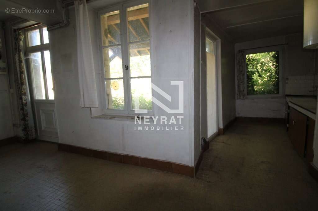 Maison 3 chambres, grange, dépendances et jardin clos - photo 13