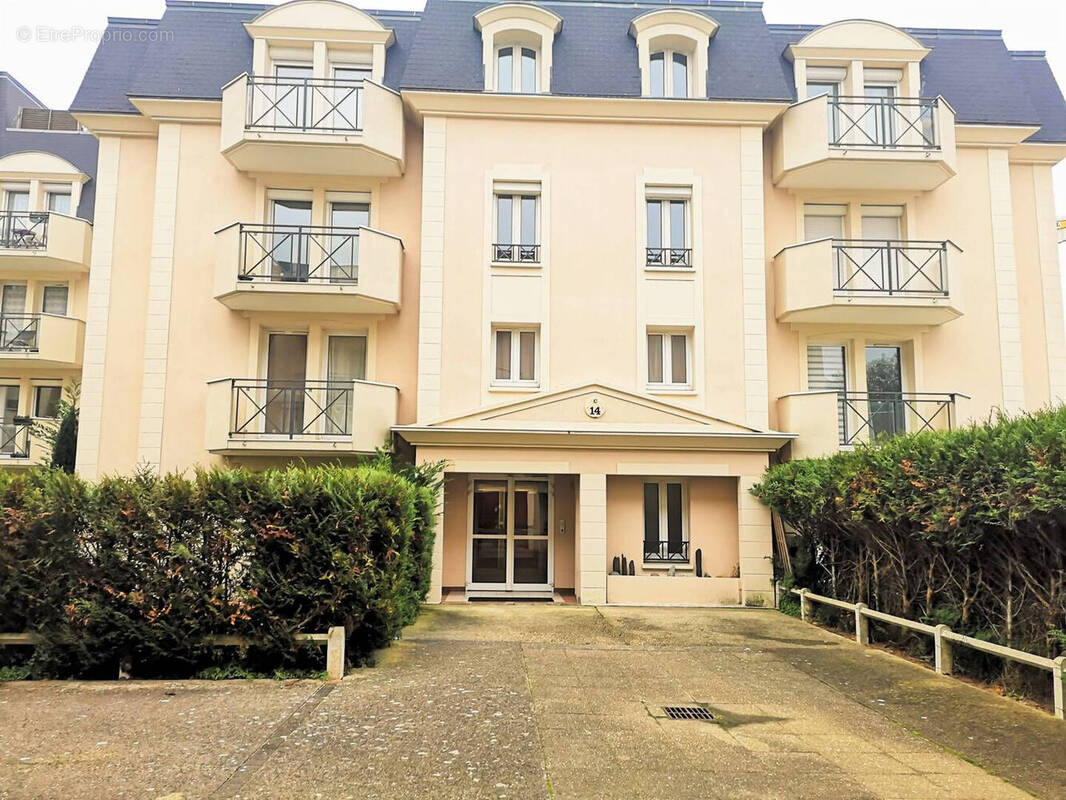 Appartement à PONTAULT-COMBAULT