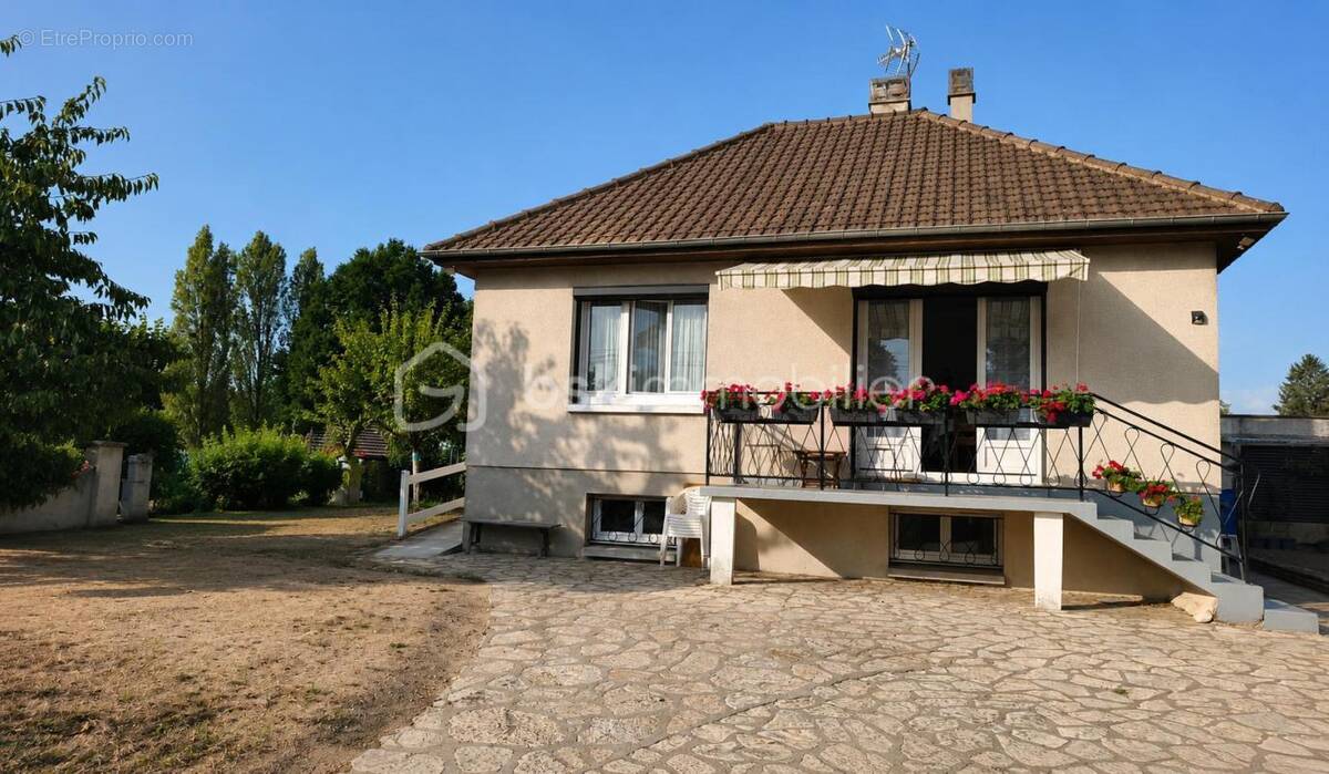 Maison à COULLONS