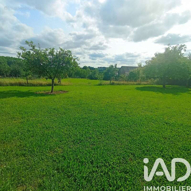 Photo 2 - Terrain à TAVAUX-ET-PONTSERICOURT