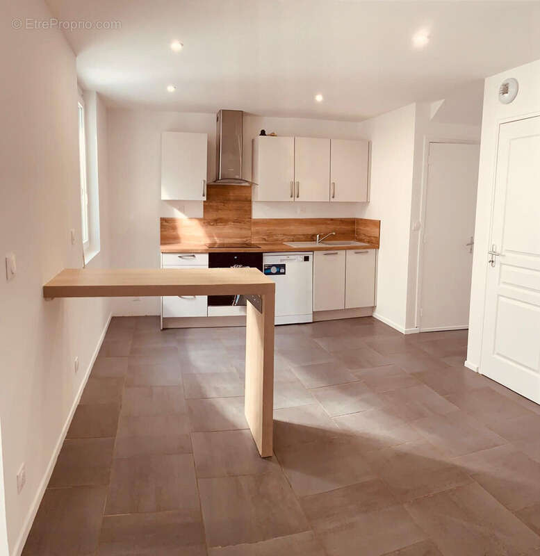 Cuisine aménagée équipée - Appartement à ROYAN