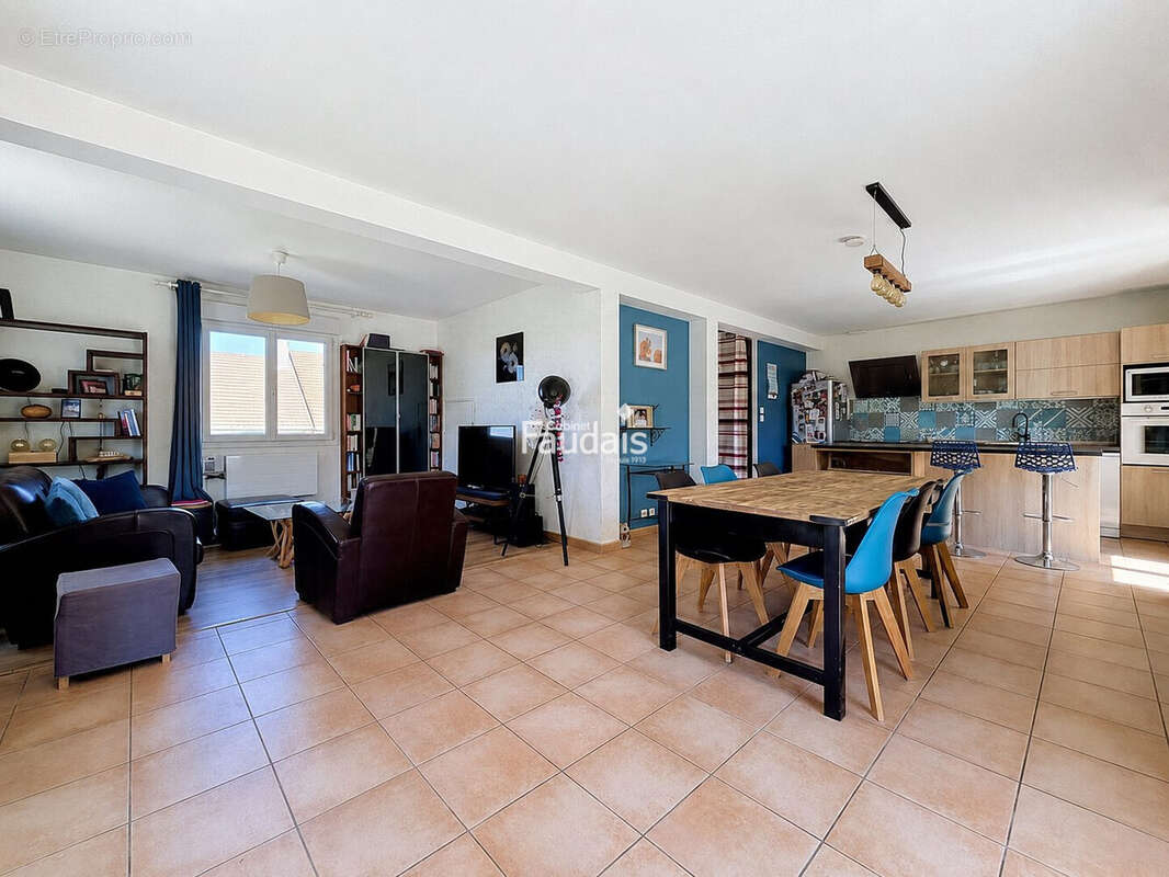 Maison 134 m² à Aunay-Sur-Odon  - photo 6