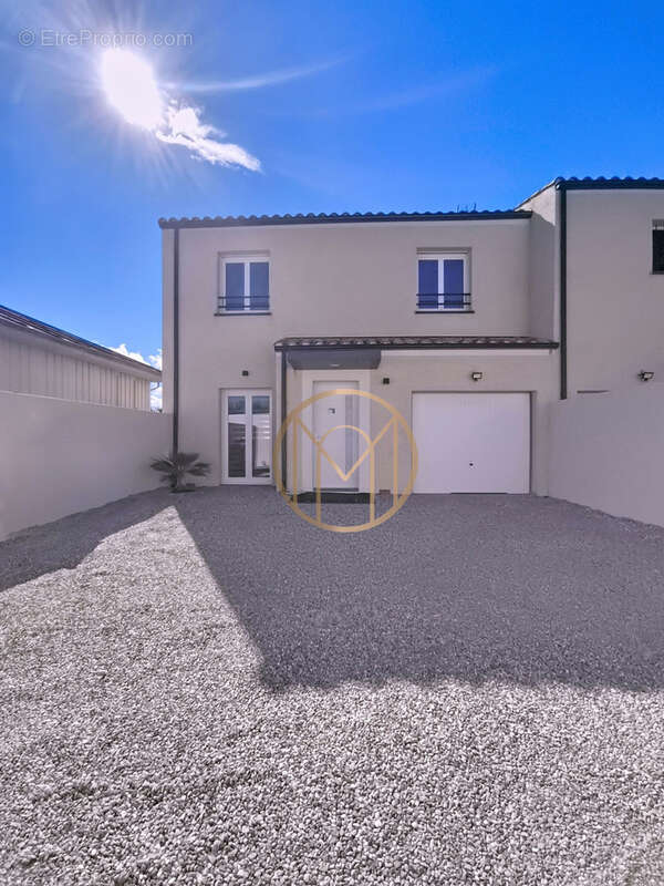 Maison à LIGNAN-SUR-ORB