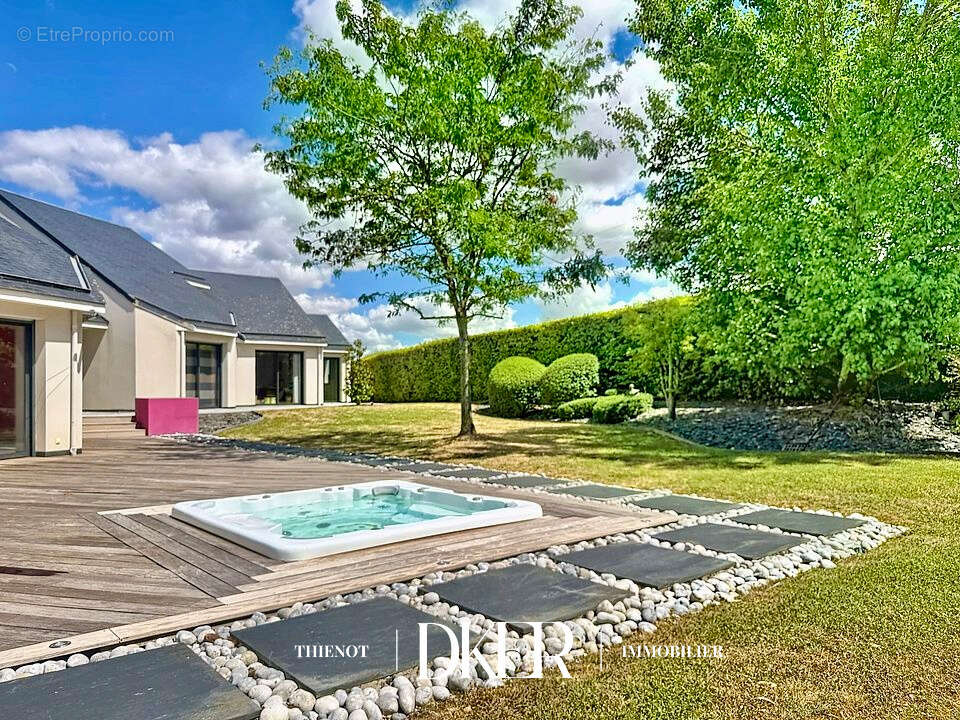 Propriété de prestige avec confort de plain pied de 500 m2 sur parc 4400 m2 située sur la cote des blancs - photo 11