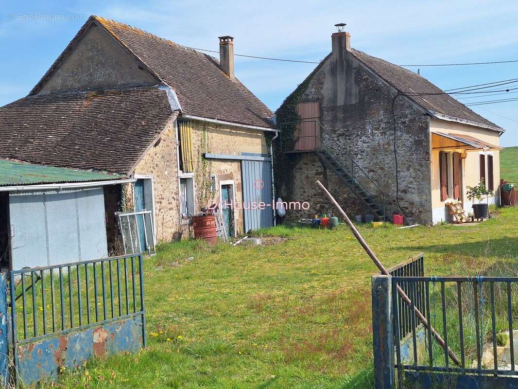 Maison à LA GUIERCHE