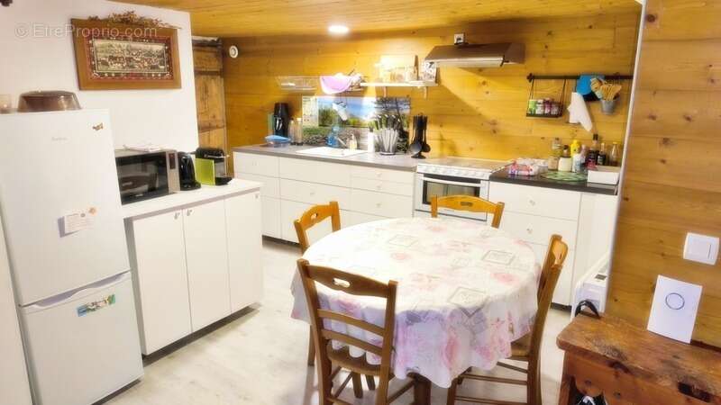 En Savoie (73), à vendre Vallée de La Maurienne, maison P8 rénovée, cave, voutes, terrain, combles, stations de ski, 3 vallées - photo 34