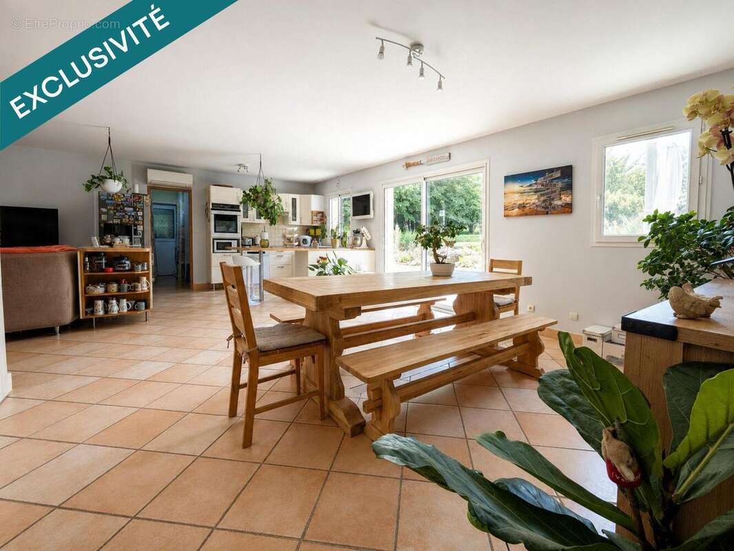 Maison 141 m² à Saint-Victor-De-Morestel  - photo 3
