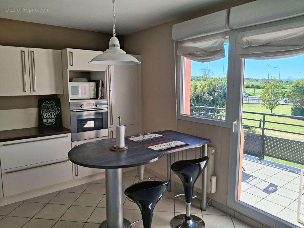 Appartement à MEYZIEU