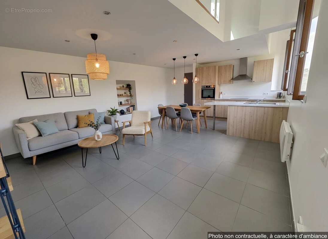 Appartement à L'ARBRESLE