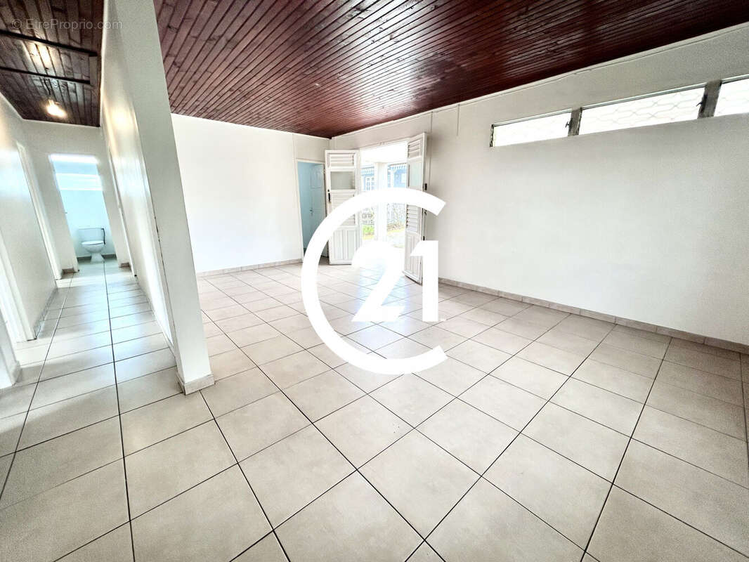 Maison 82 m² à Fort-De-France  - photo 7