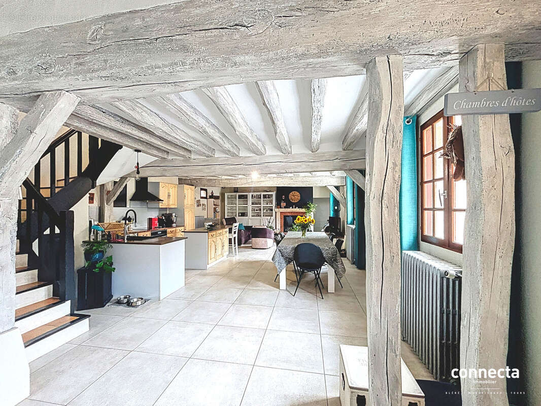 Maison à POCE-SUR-CISSE