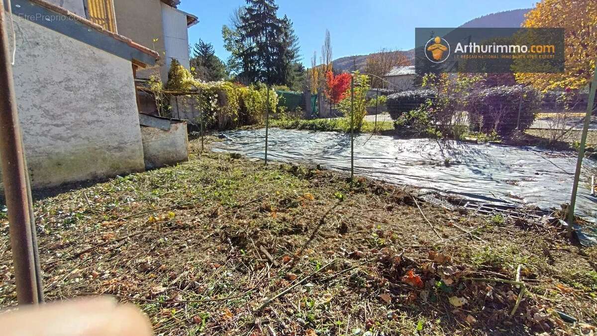 Maison à L&#039;AIGUILLON