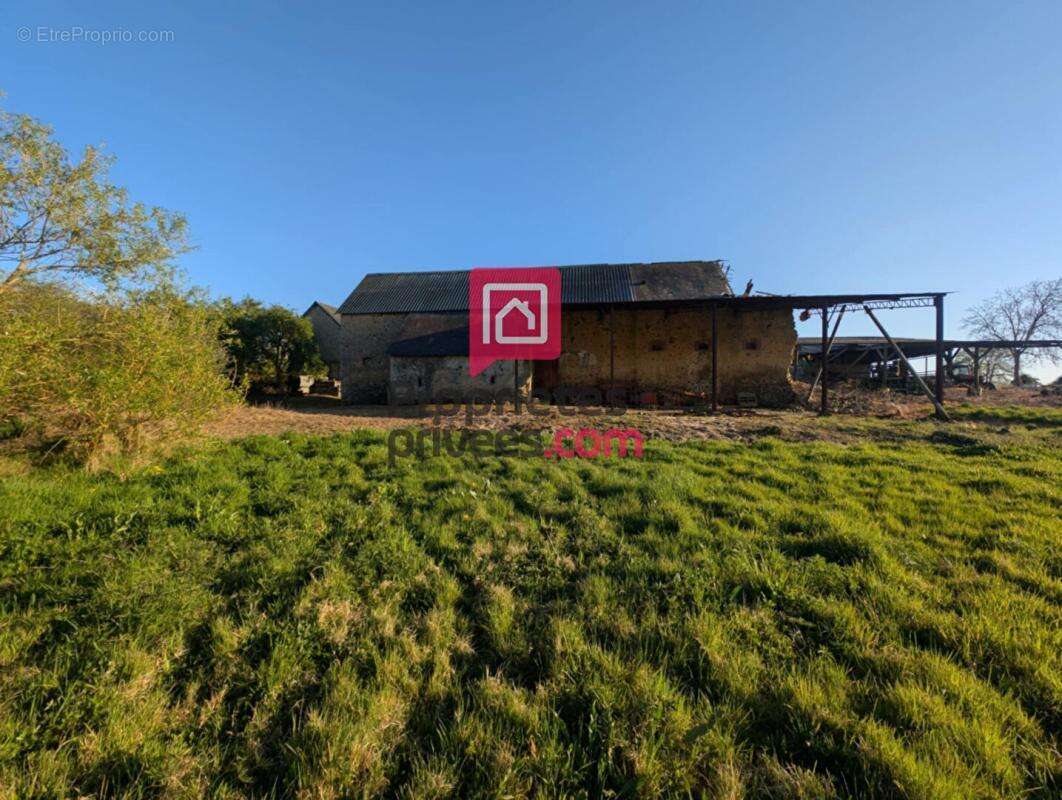 Ensemble de bâtiments anciens à rénover ? Projet de vie ou d'investissement sur 4200 m² - photo 8