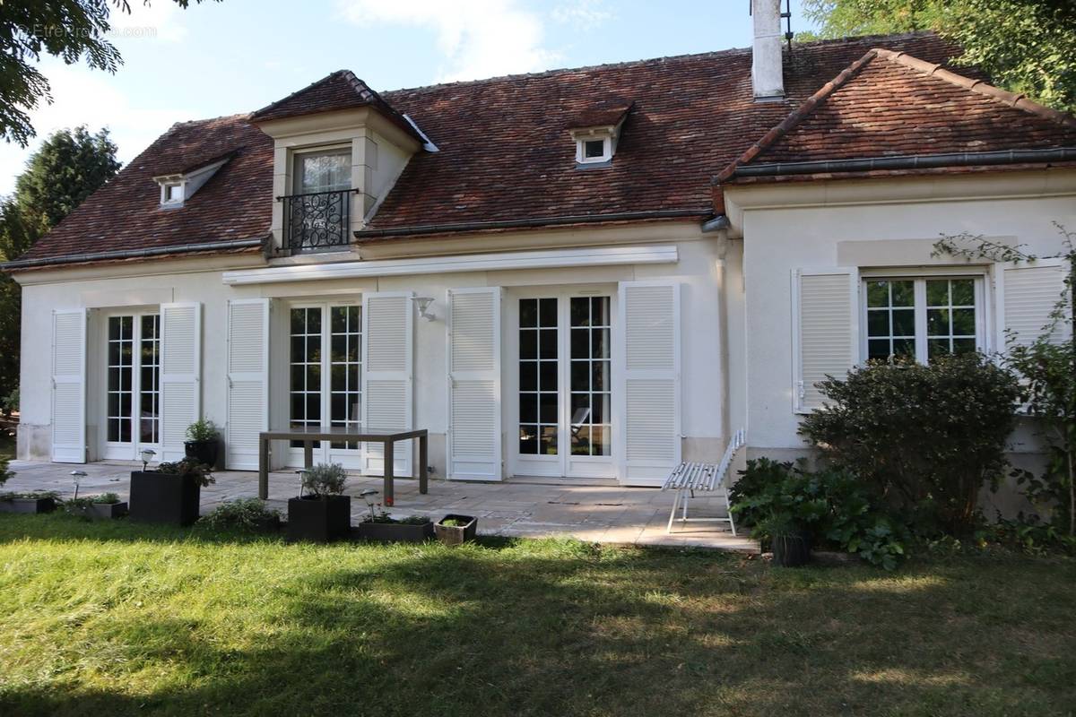 Maison à FERRIERES-EN-GATINAIS