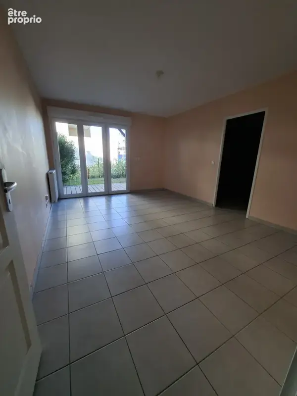 Haut d idron t3 en rez de jardin avec 2 places de parkings - photo 2