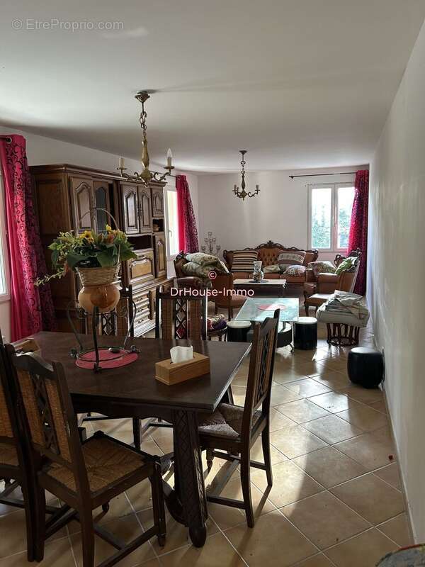 Maison à BARBEZIEUX-SAINT-HILAIRE