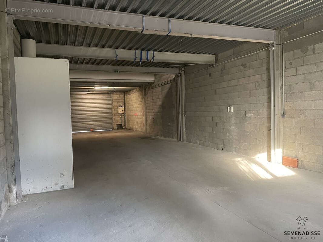 Commerce à VILLENEUVE-TOLOSANE