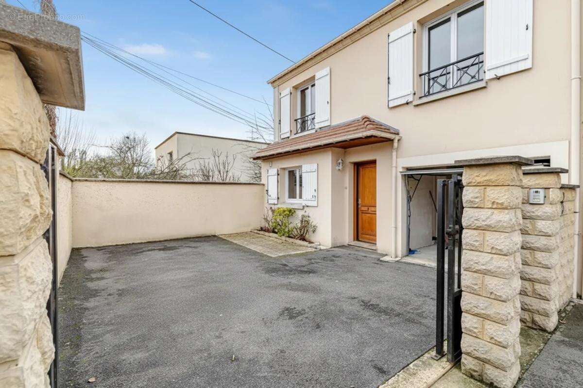 Maison à MONTMAGNY