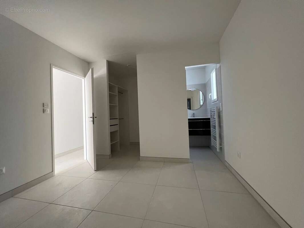 Maison à VAUX-SUR-MER