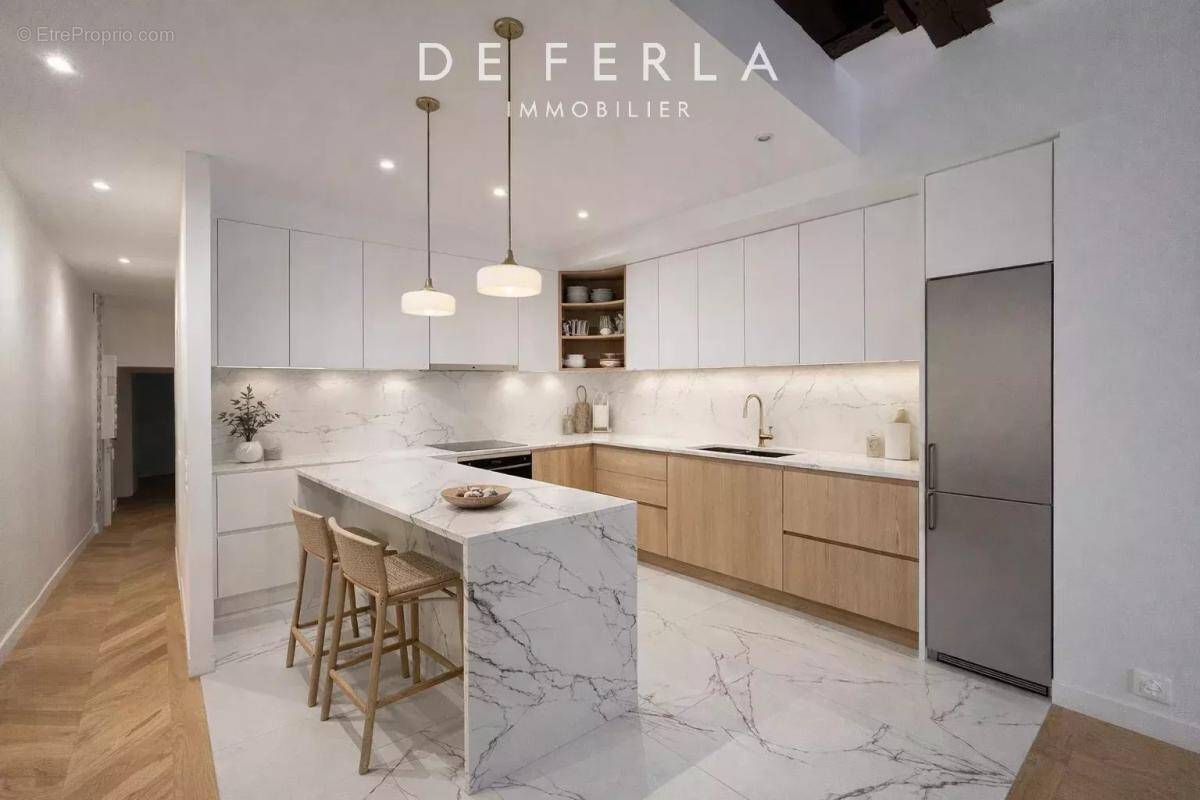 Appartement à PARIS-1E