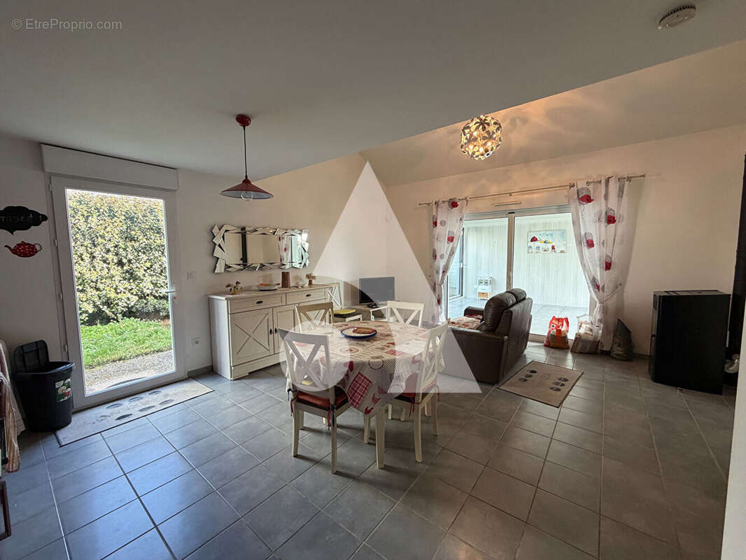 Maison à LES MATHES