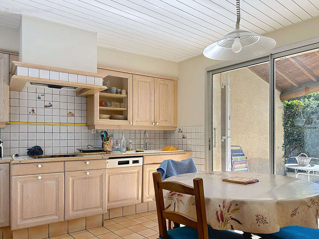 Les Angles. Maison pleine de charme avec jardin et grand garage - photo 4