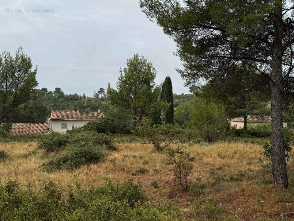 Terrain 750 m² à Guzargues  - photo 2