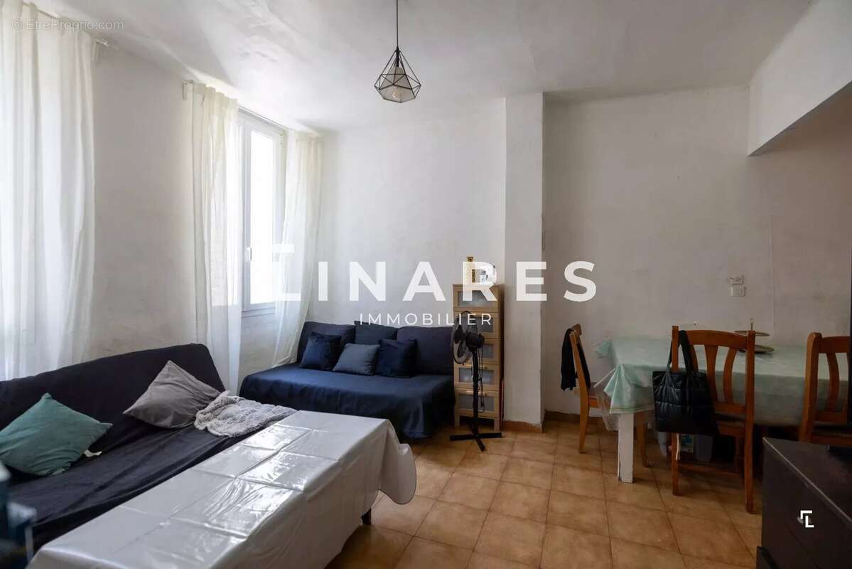 Appartement à MARSEILLE-1E