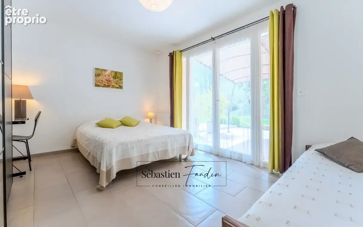 Domaine à vendre à Rousset à 15 minutes d'Aix-en-Provence - 8 000 m² - plusieurs logements - 262 m² habitables - calme absolu -  - photo 27