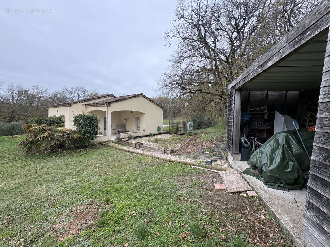Maison à MONTAIGU-DE-QUERCY