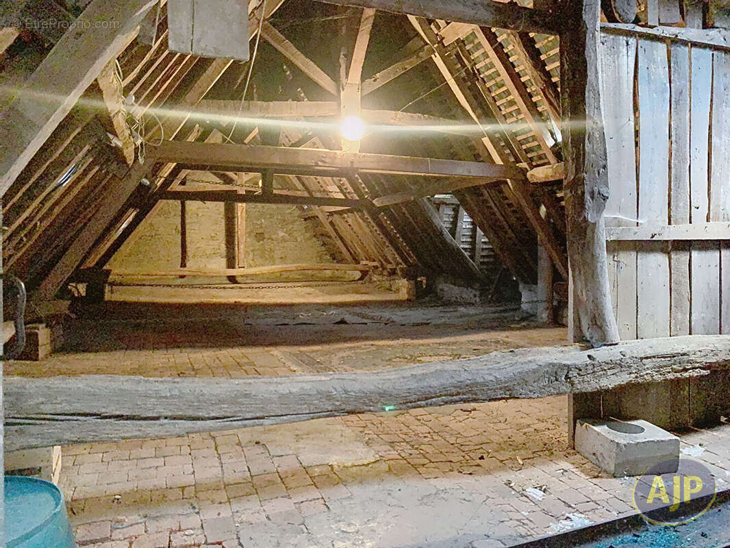 Maison à LE BOURG-D'IRE