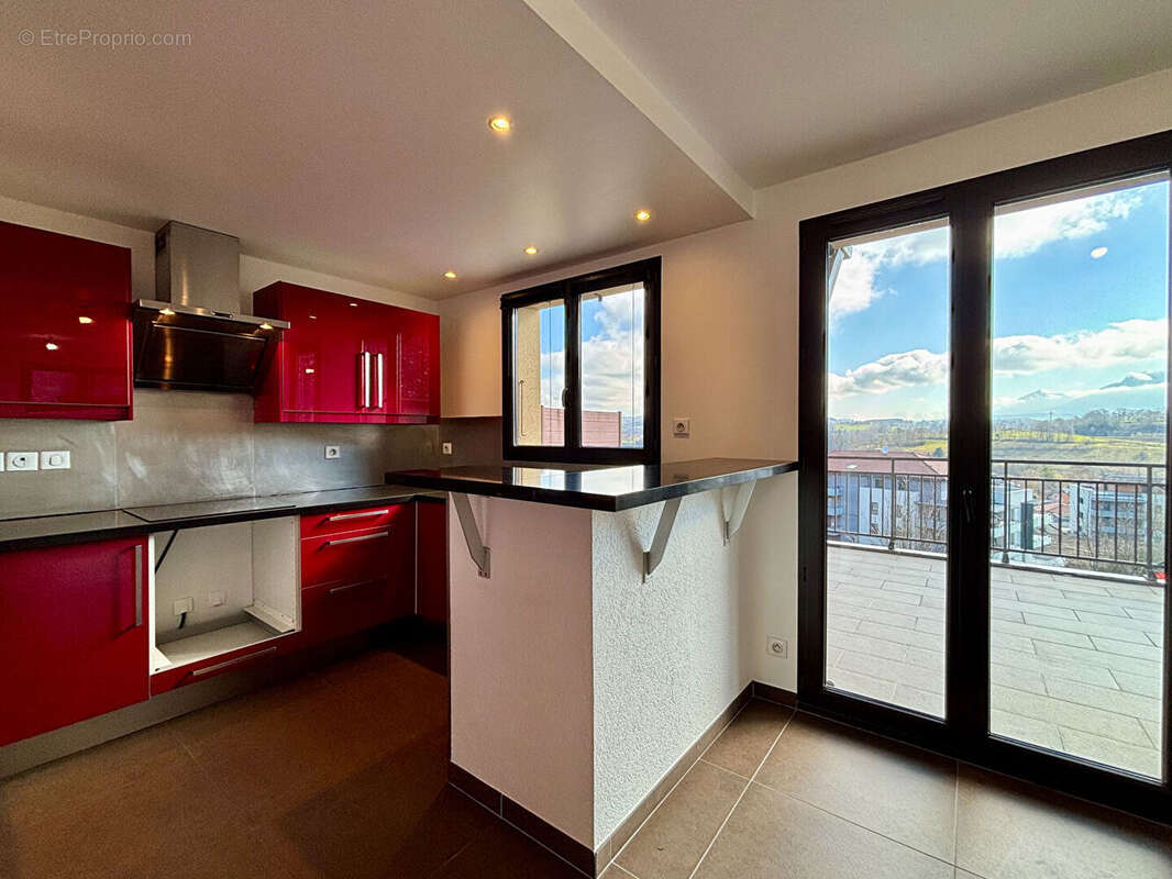 Appartement à ALLONZIER-LA-CAILLE