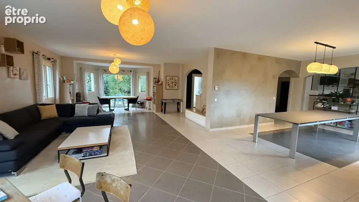 Propriété avec piscine, jardin arboré, garage et studio - photo 7