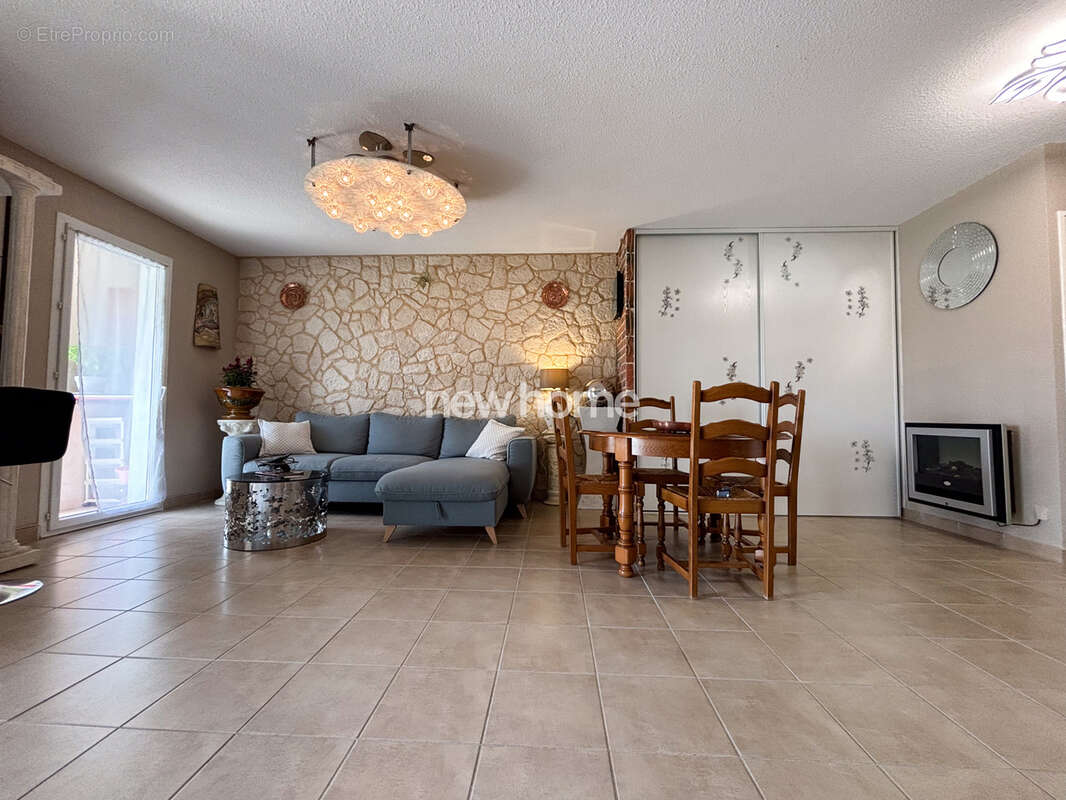 Appartement à LORGUES