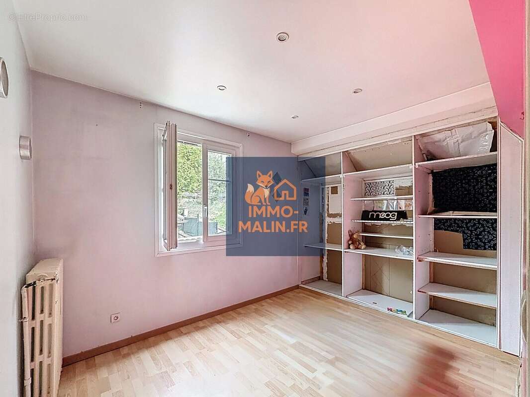 Chambre - Maison à VILLENEUVE-SAINT-GEORGES