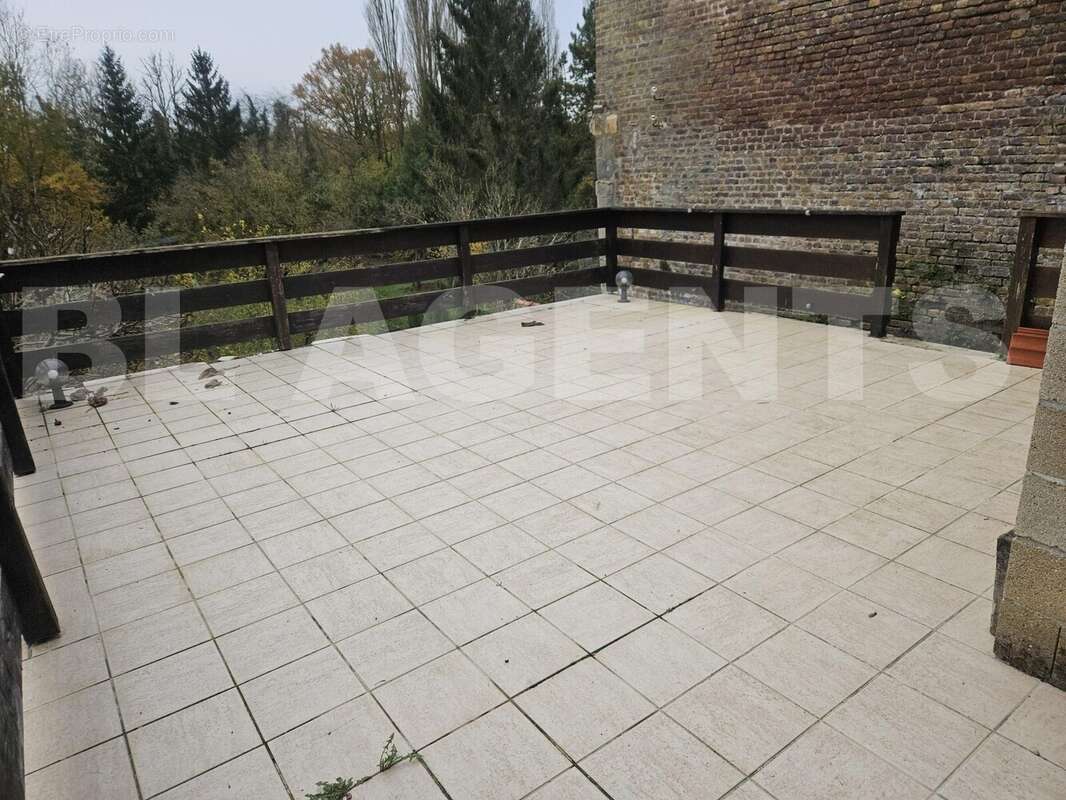 20241121_151623 - Maison à VOUZIERS