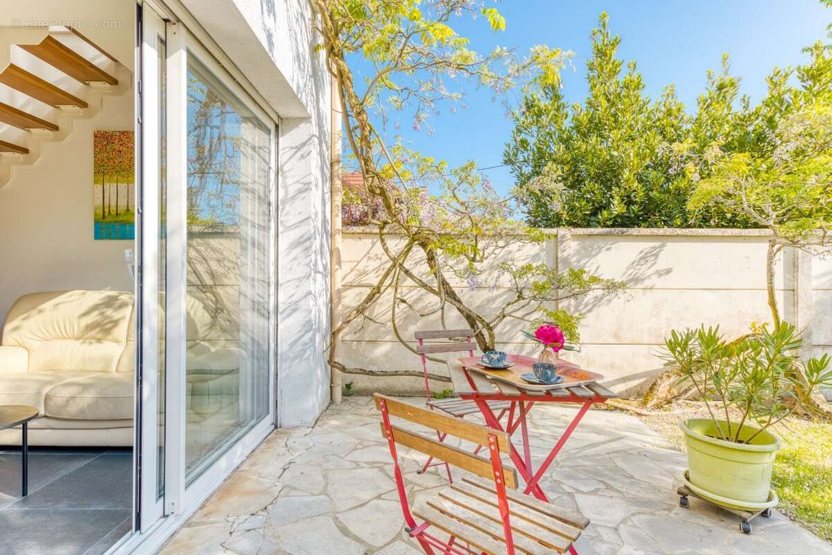 Maison 205 m² à Igny  - photo 3