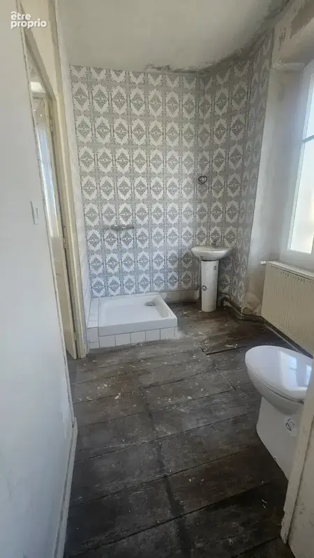 LE DORAT (87) — Maison de ville avec terrain, 4 à 5 chambres — beau potentiel, travaux à prévoir - photo 12