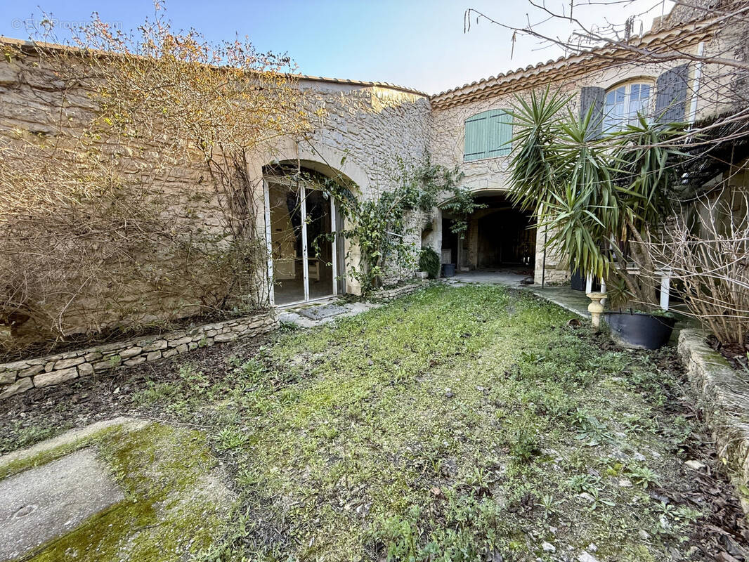 Maison à MILHAUD